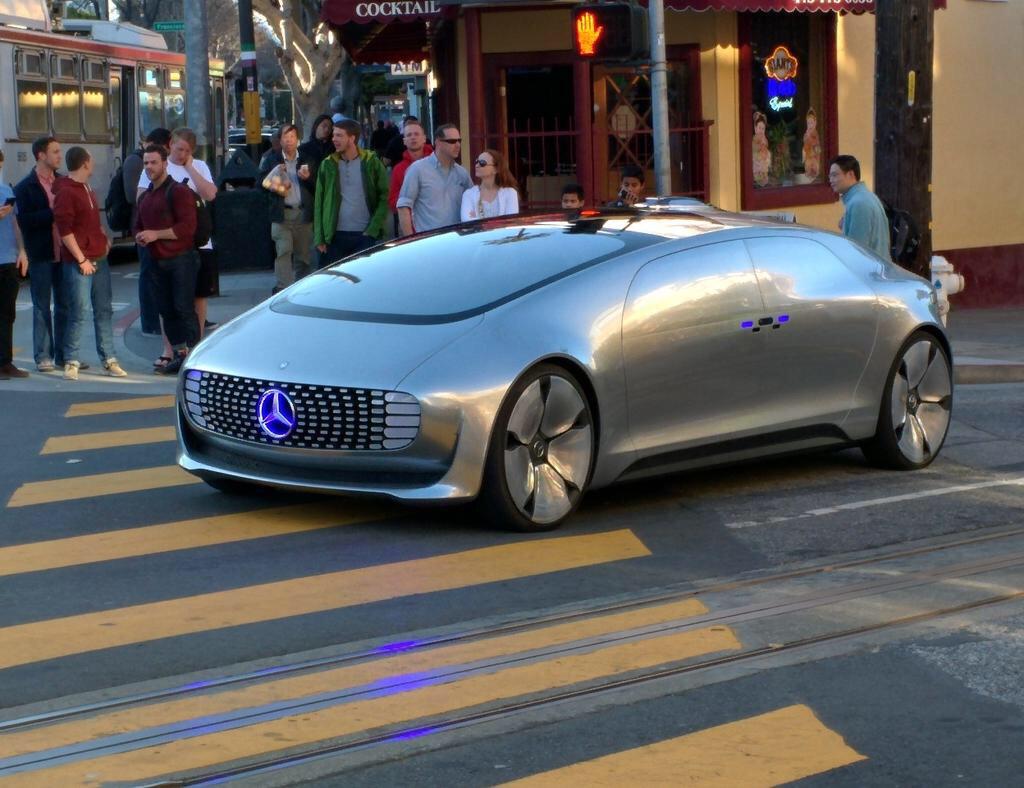 O novo carro sem motorista da Mercedes